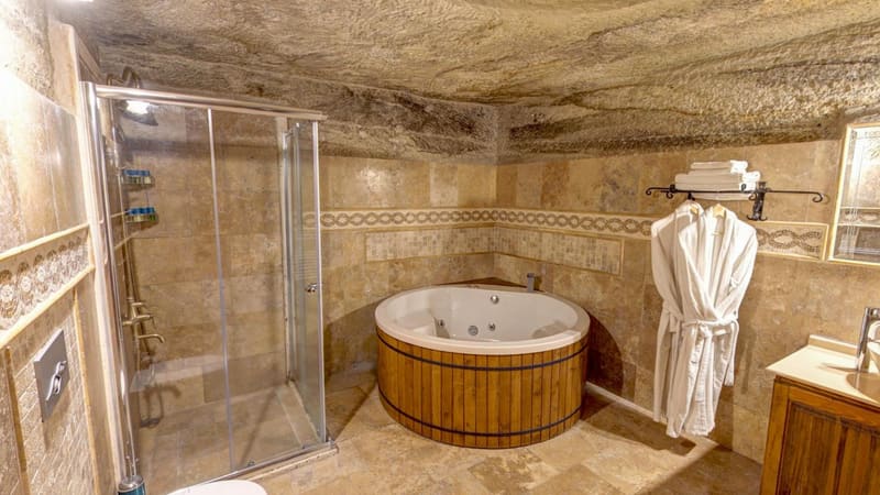 Private jacuzzi at Chelebi Cave House, Goreme — photo 2