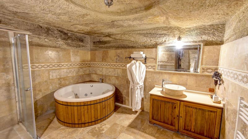 Private jacuzzi at Chelebi Cave House, Goreme