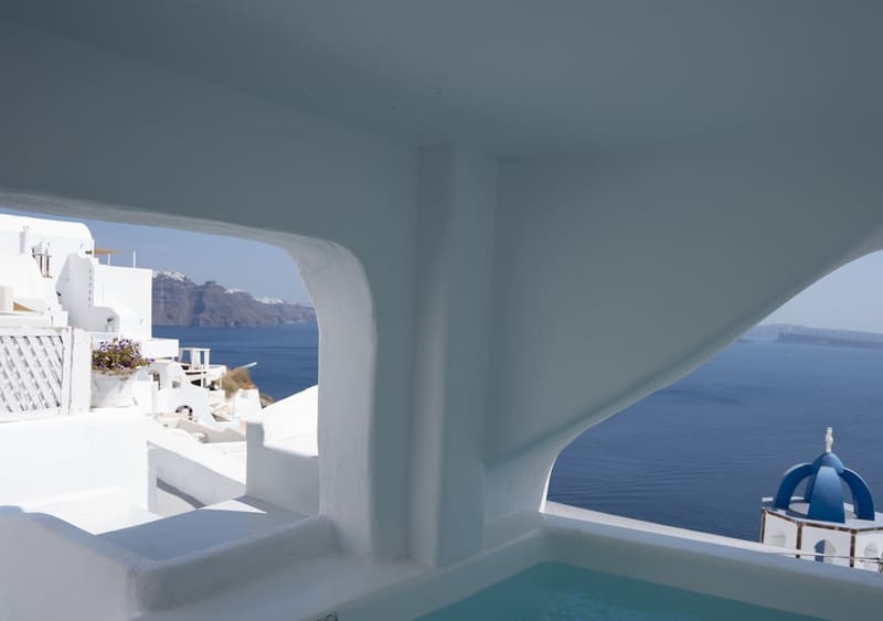 Private plunge pool at Oia Spirit Boutique Residences, Santorini — photo 4