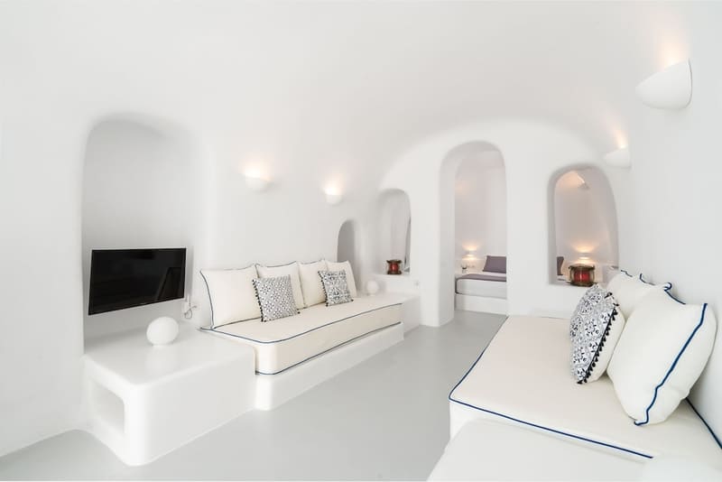Private plunge pool at Oia Spirit Boutique Residences, Santorini — photo 6