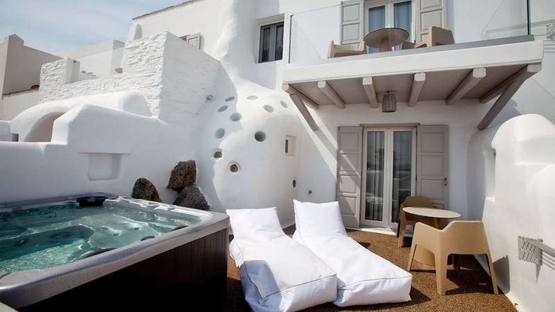 Private hot tub at Golden Sun Hotel, Naxos — photo 2