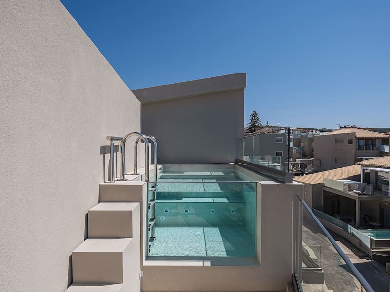 Private plunge pool at Vergina Beach Hotel, Chania — photo 4