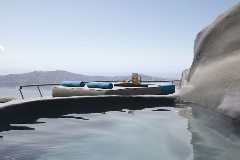 Private plunge pool at Kivotos Santorini - Preferred Hotels & Resorts, Santorini — photo 4