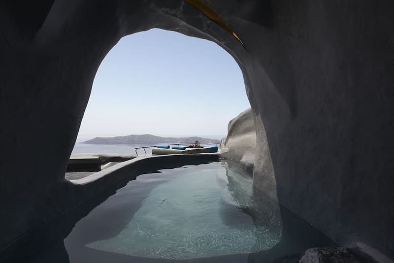 Private plunge pool at Kivotos Santorini - Preferred Hotels & Resorts, Santorini — photo 5