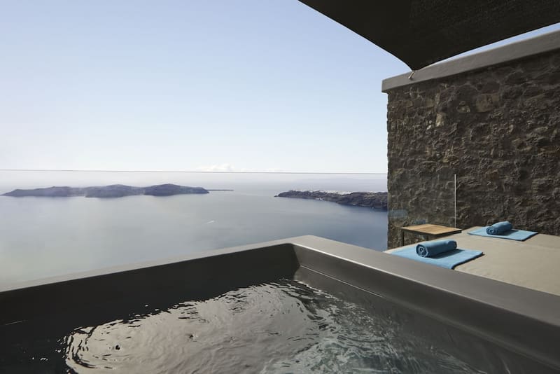 Private plunge pool at Kivotos Santorini - Preferred Hotels & Resorts, Santorini — photo 6