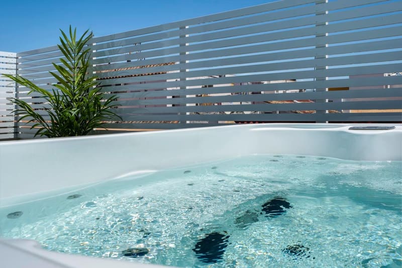 Private plunge pool at Lola de Triana Apartments, Seville, photo 2