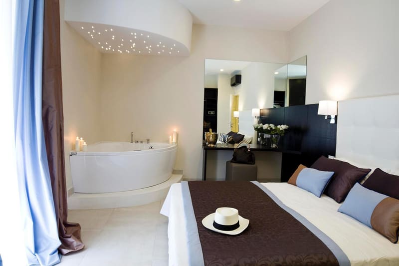 Private hot tub at Roman Holidays Boutique Hotel, Rome