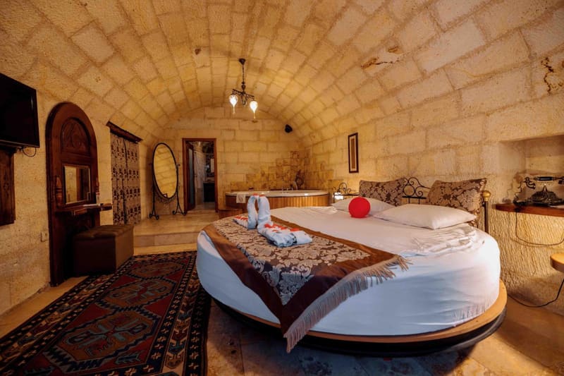 Private jacuzzi at Mithra Cave Cappadocia, Goreme — photo 6