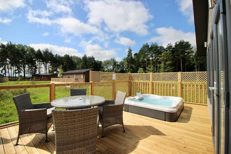 Hotels with a private in-room jacuzzi, hot tub or plunge pool in York